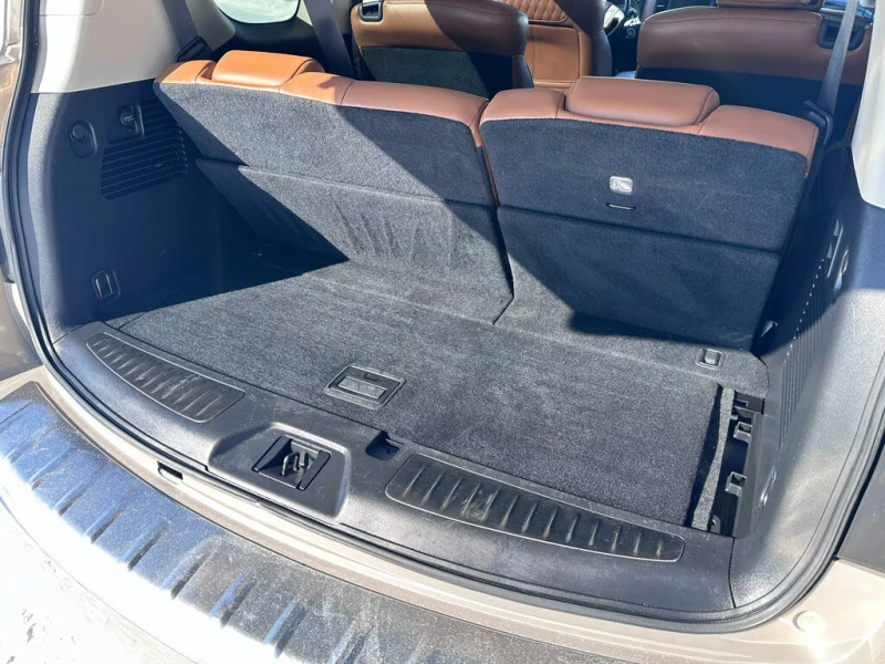 Infiniti QX80 Luxe 4WD* АвтоКредит* (Цена до БГ) , снимка 14 - Автомобили и джипове - 53376646