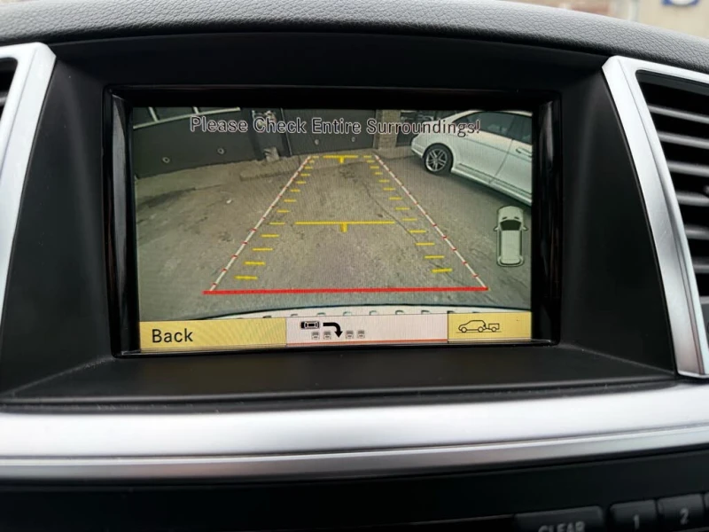 Mercedes-Benz ML 350 4MATIC* BLUETEC* HARMAN/KARDON* ПАНО* КАМЕРА* , снимка 12 - Автомобили и джипове - 53523184