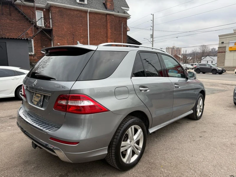 Mercedes-Benz ML 350 4MATIC* BLUETEC* HARMAN/KARDON* ПАНО* КАМЕРА* , снимка 4 - Автомобили и джипове - 53523184