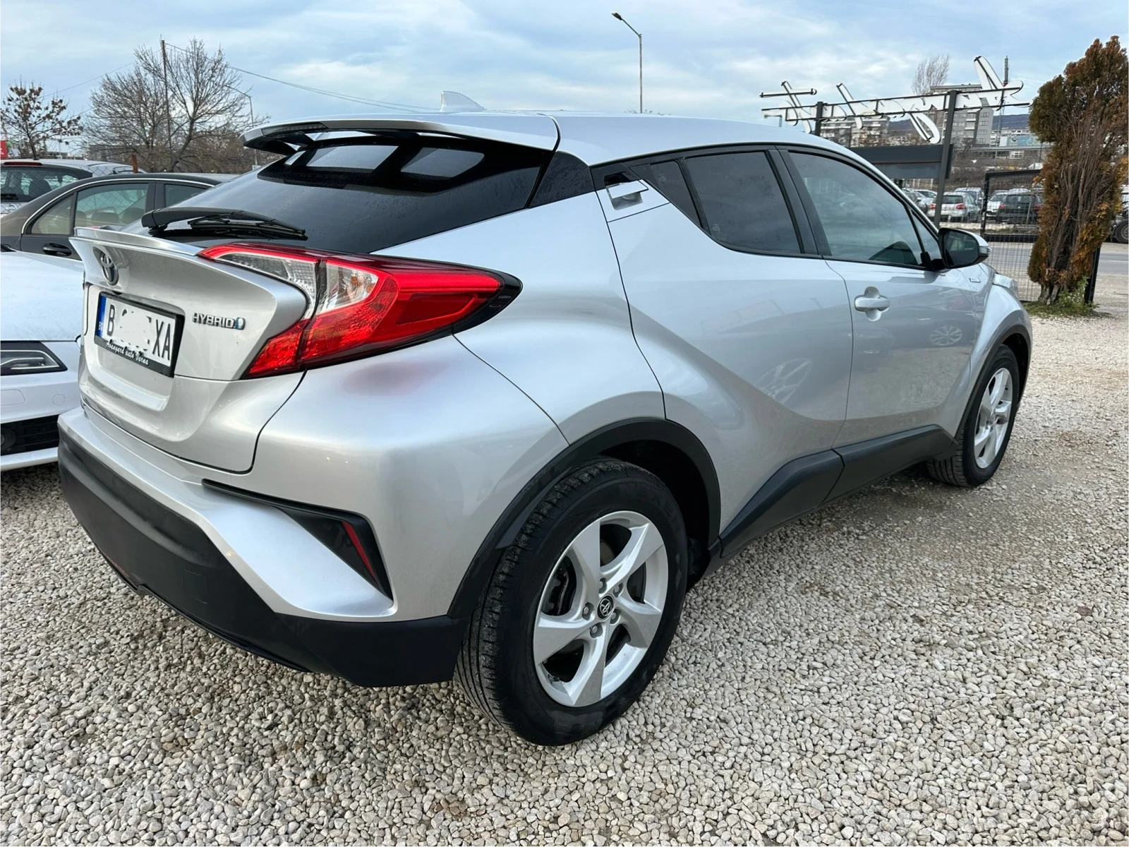 Toyota C-HR 1.8Hybrid - изображение 7