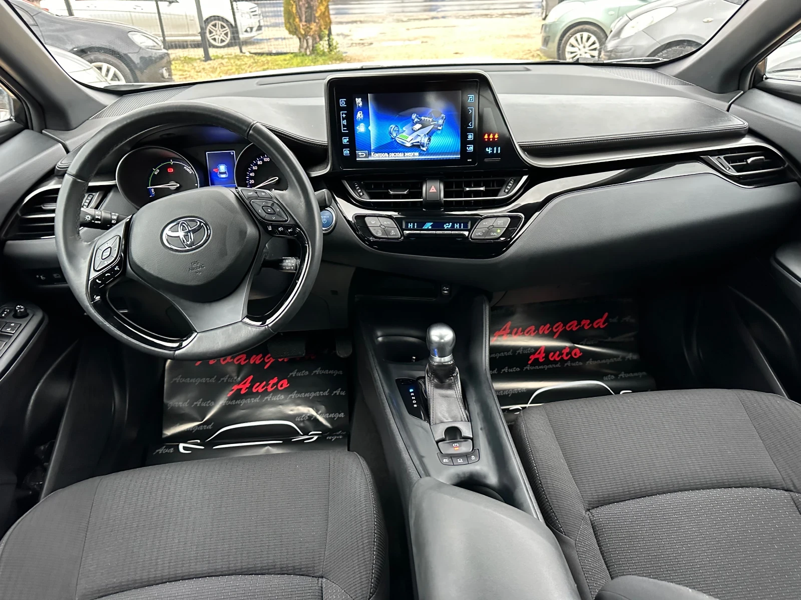 Toyota C-HR 1.8Hybrid e-CVT - изображение 8