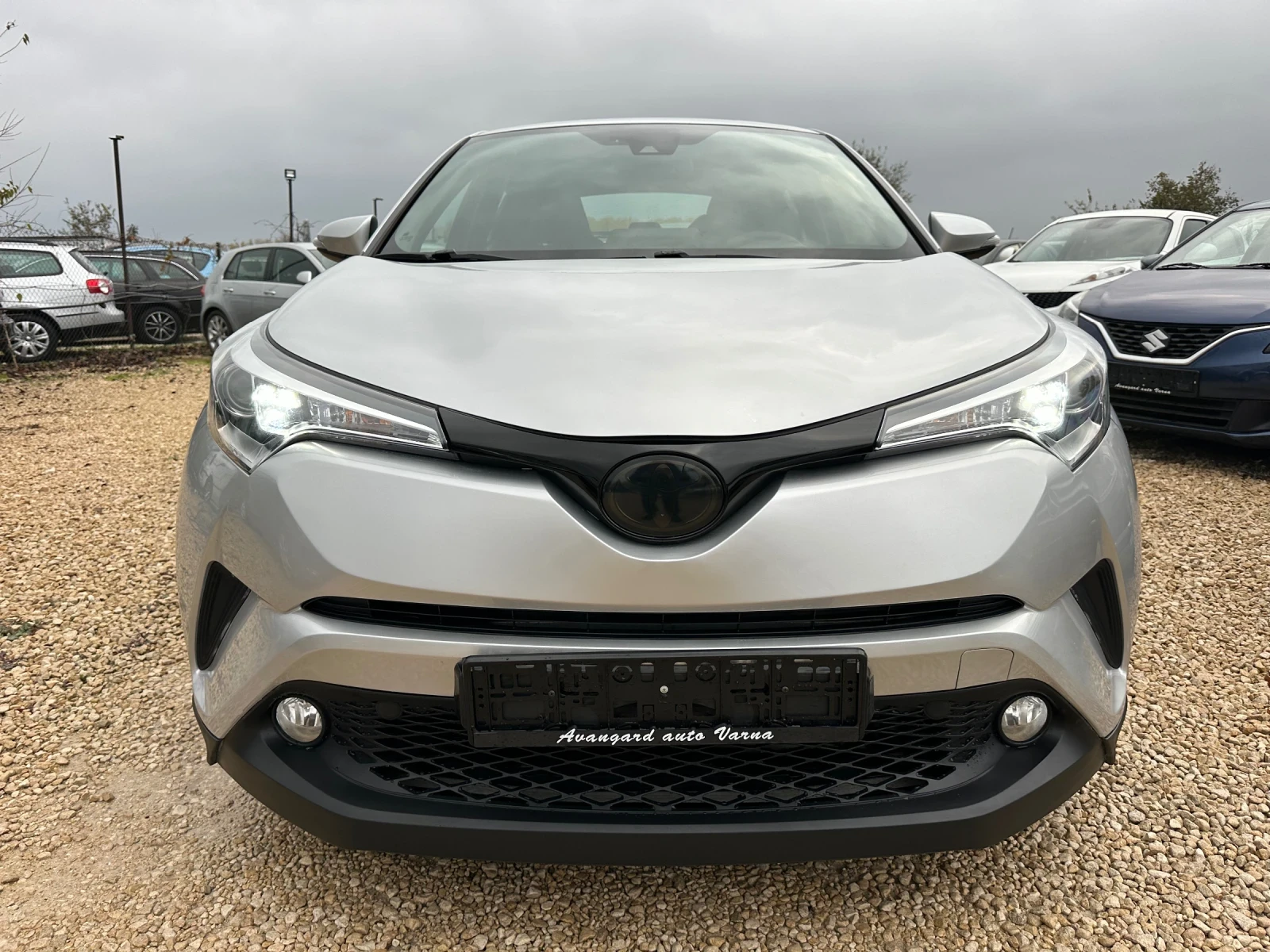 Toyota C-HR 1.8Hybrid e-CVT - изображение 2