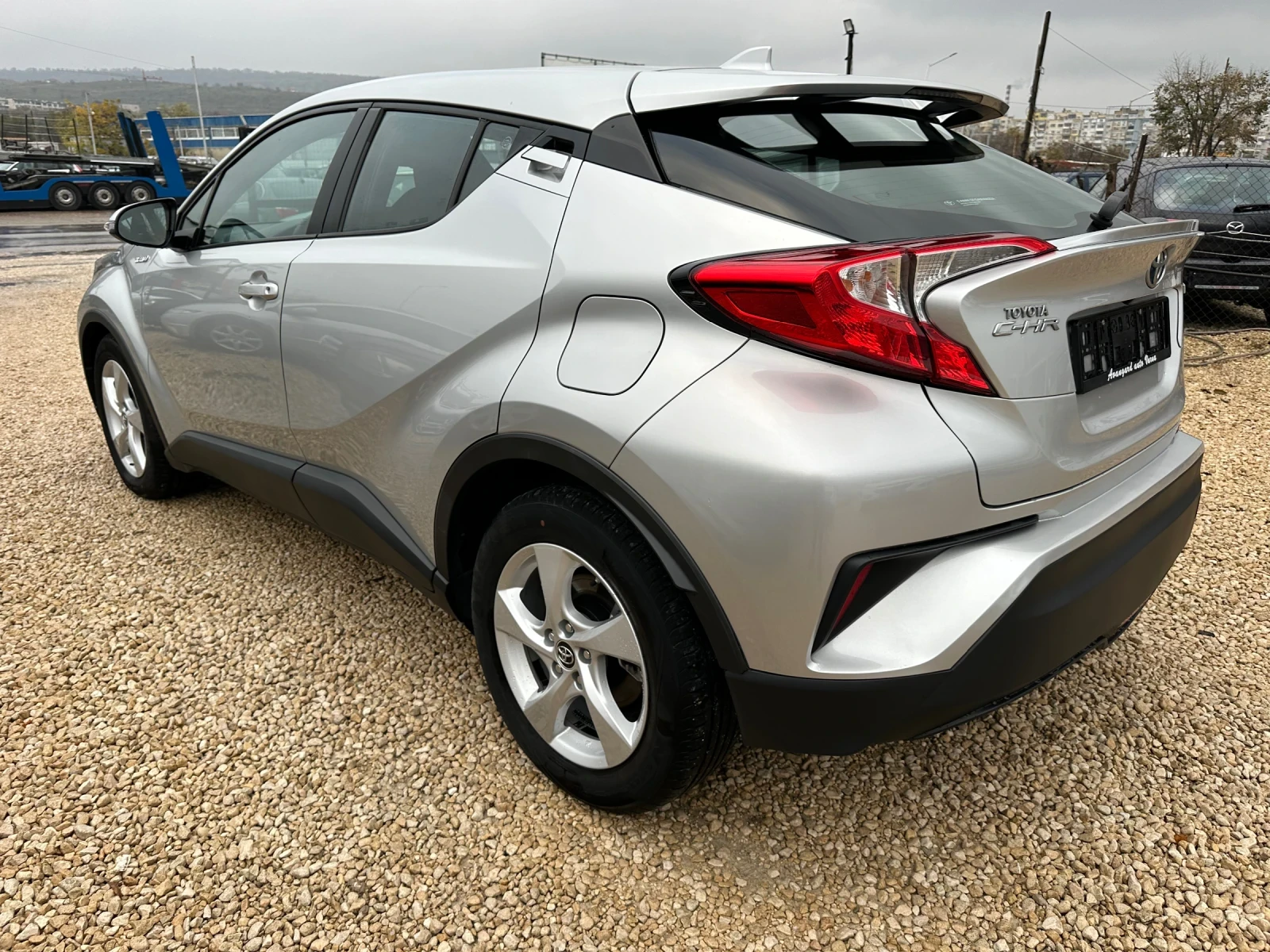 Toyota C-HR 1.8Hybrid e-CVT - изображение 5