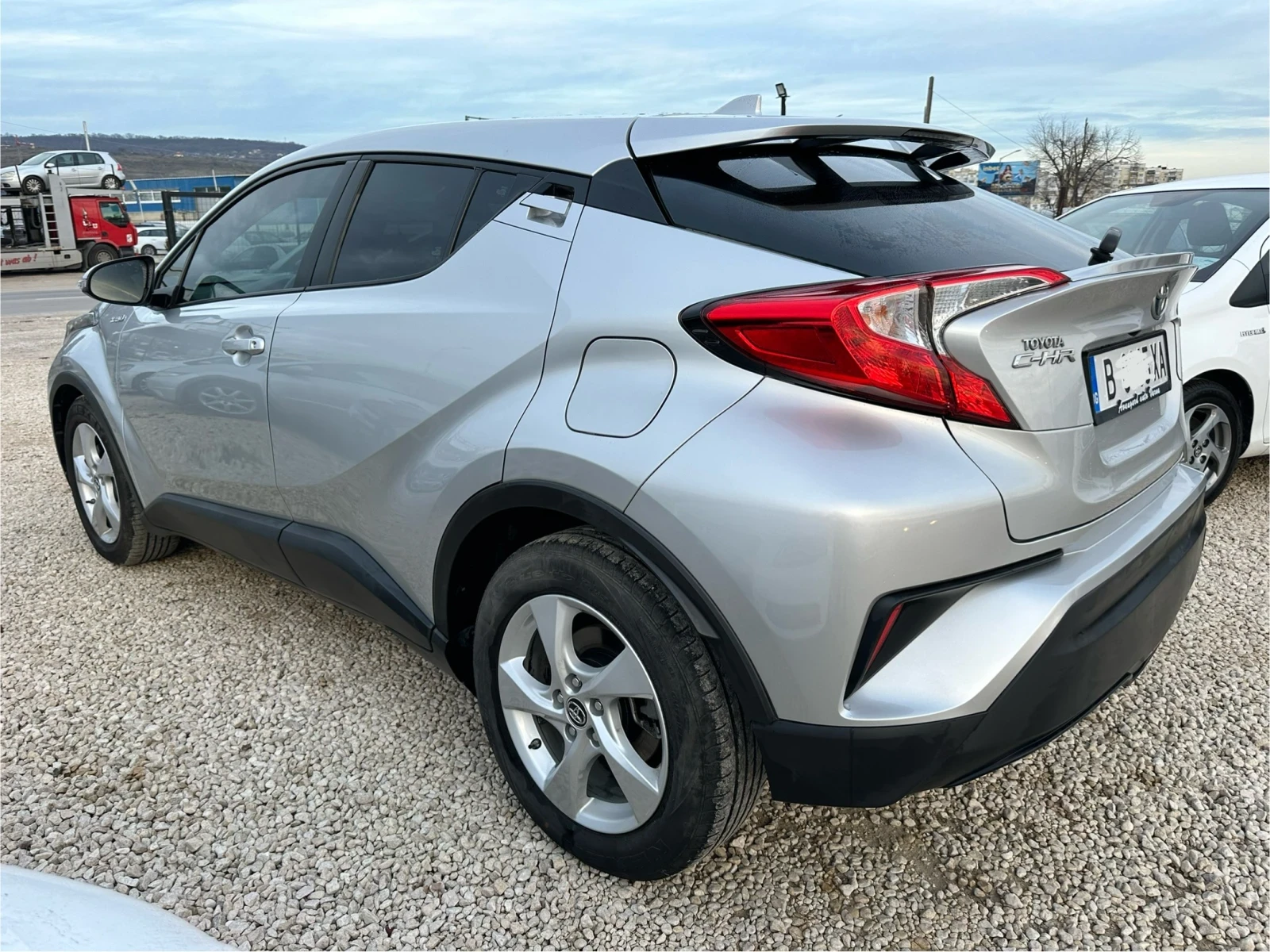 Toyota C-HR 1.8Hybrid - изображение 5