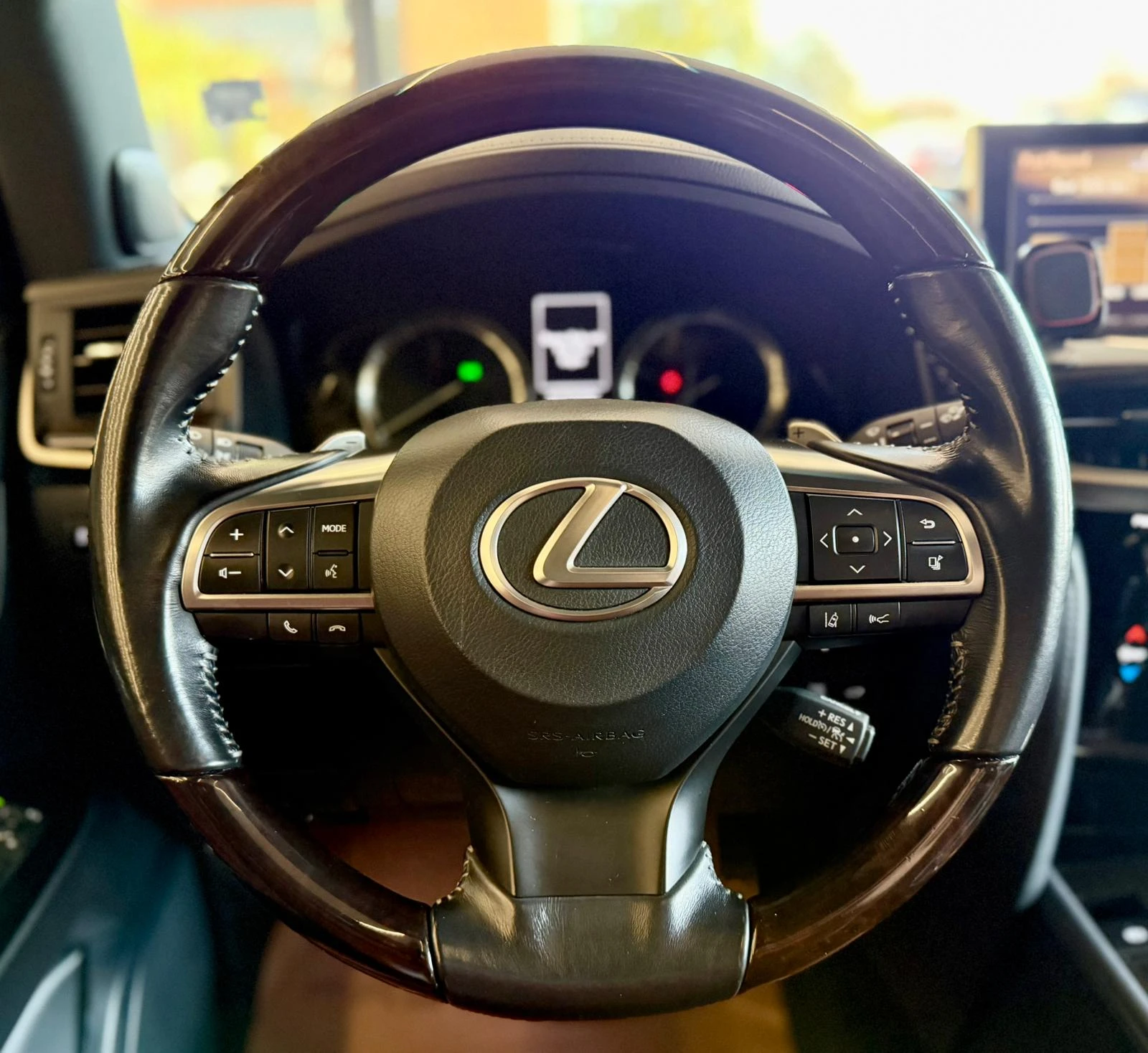 Lexus LX 570 Full* Въздух* CarPlayBox* Лизинг* TV* 8-местен - изображение 10