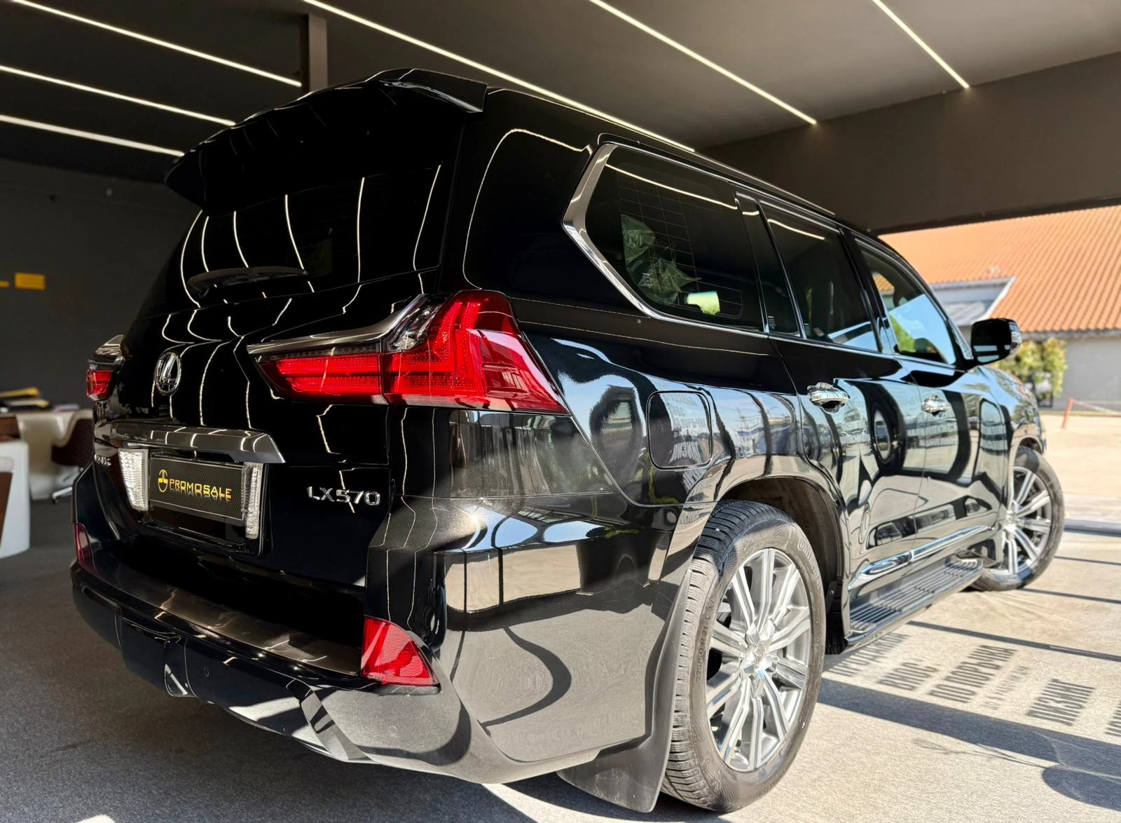 Lexus LX 570 Full* Въздух* CarPlayBox* Лизинг* TV* 8-местен - изображение 6