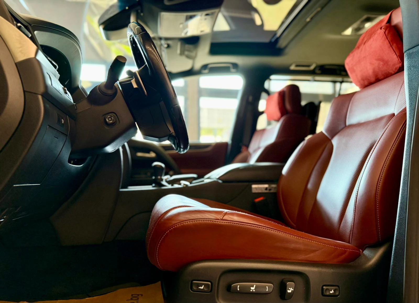 Lexus LX 570 Full* Въздух* CarPlayBox* Лизинг* TV* 8-местен - изображение 8