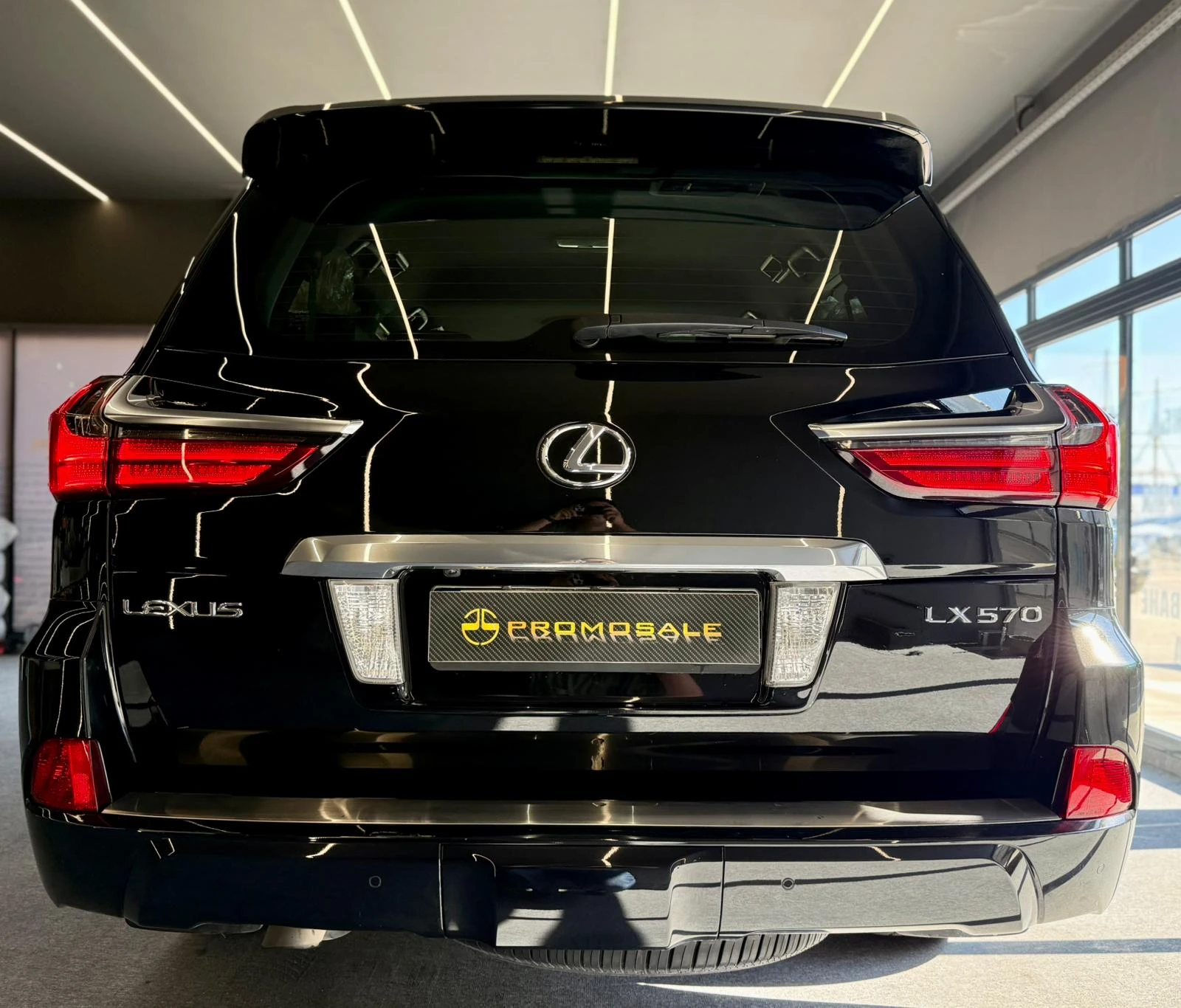 Lexus LX 570 Full* Въздух* CarPlayBox* Лизинг* TV* 8-местен - изображение 5