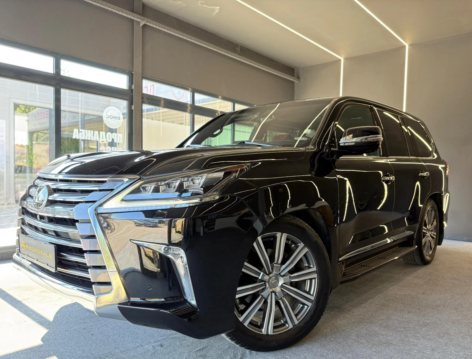 Lexus LX 570 Full* Въздух* CarPlayBox* Лизинг* TV* 8-местен - изображение 3