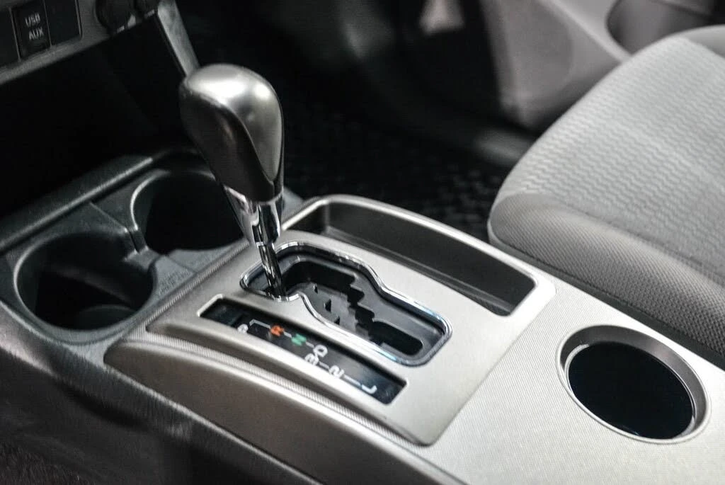 Toyota Tacoma АвтоКредит* (ЦЕНА ДО БГ), снимка 14 - Автомобили и джипове - 54068287