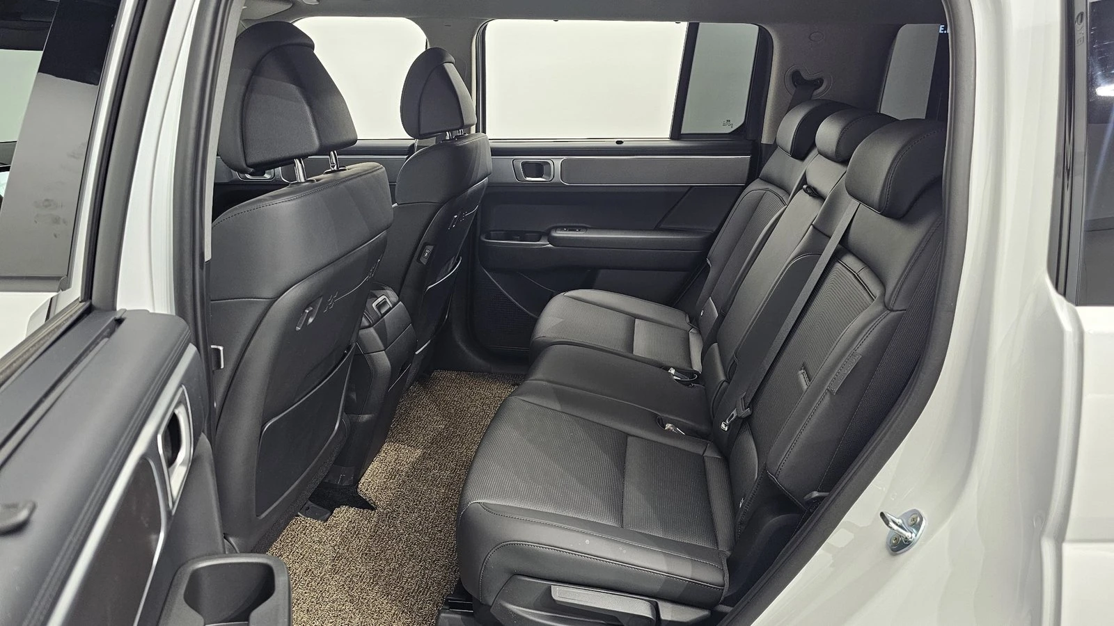 Hyundai Santa fe 1.6 HEV* KEYLESS* ПОДГРЕВ ВОЛАН* КРАЙНА ЦЕНА, снимка 12 - Автомобили и джипове - 55334921