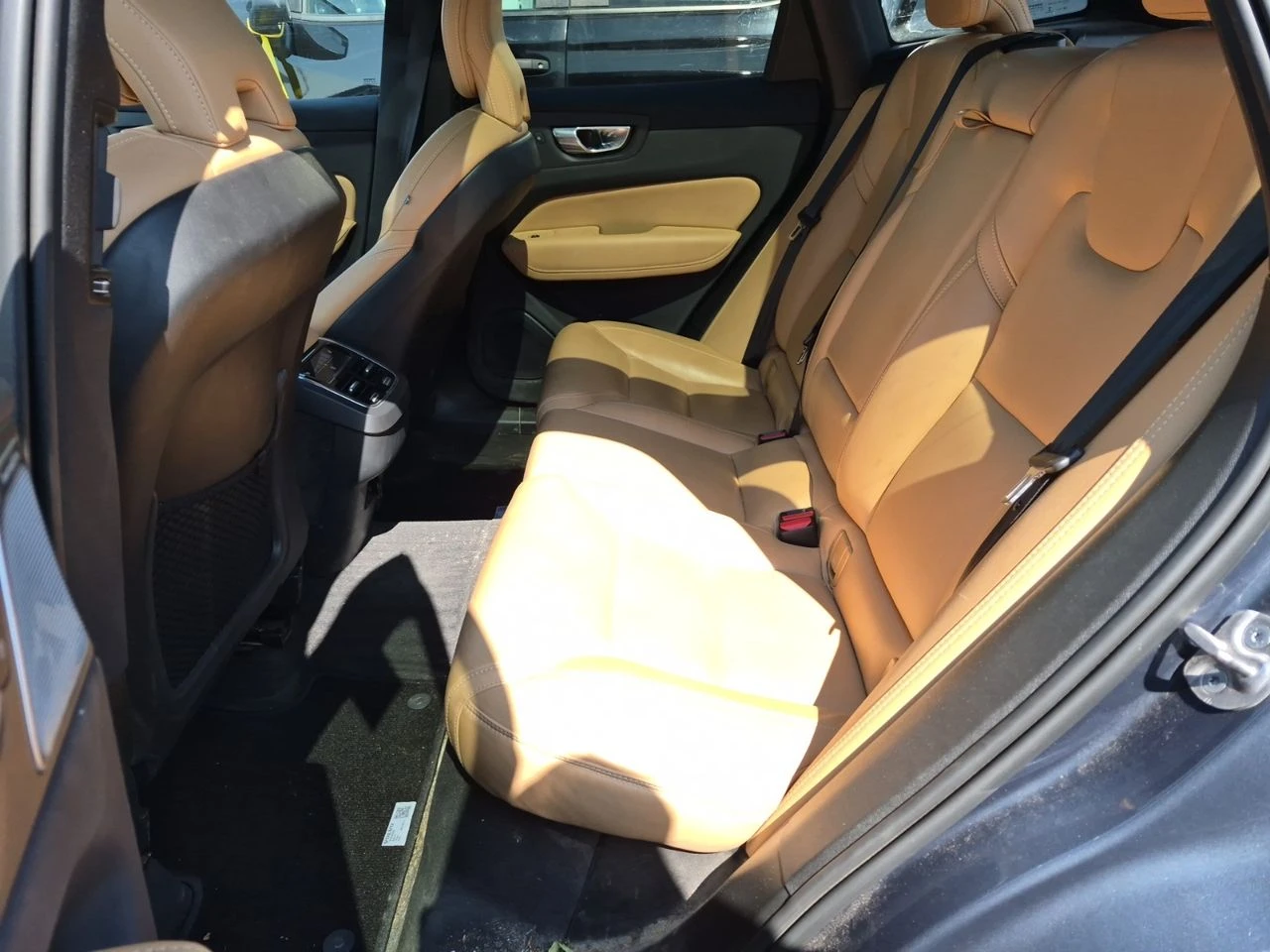 Volvo XC60 ULTIMATE BRIGHT THEME, снимка 12 - Автомобили и джипове - 55729180