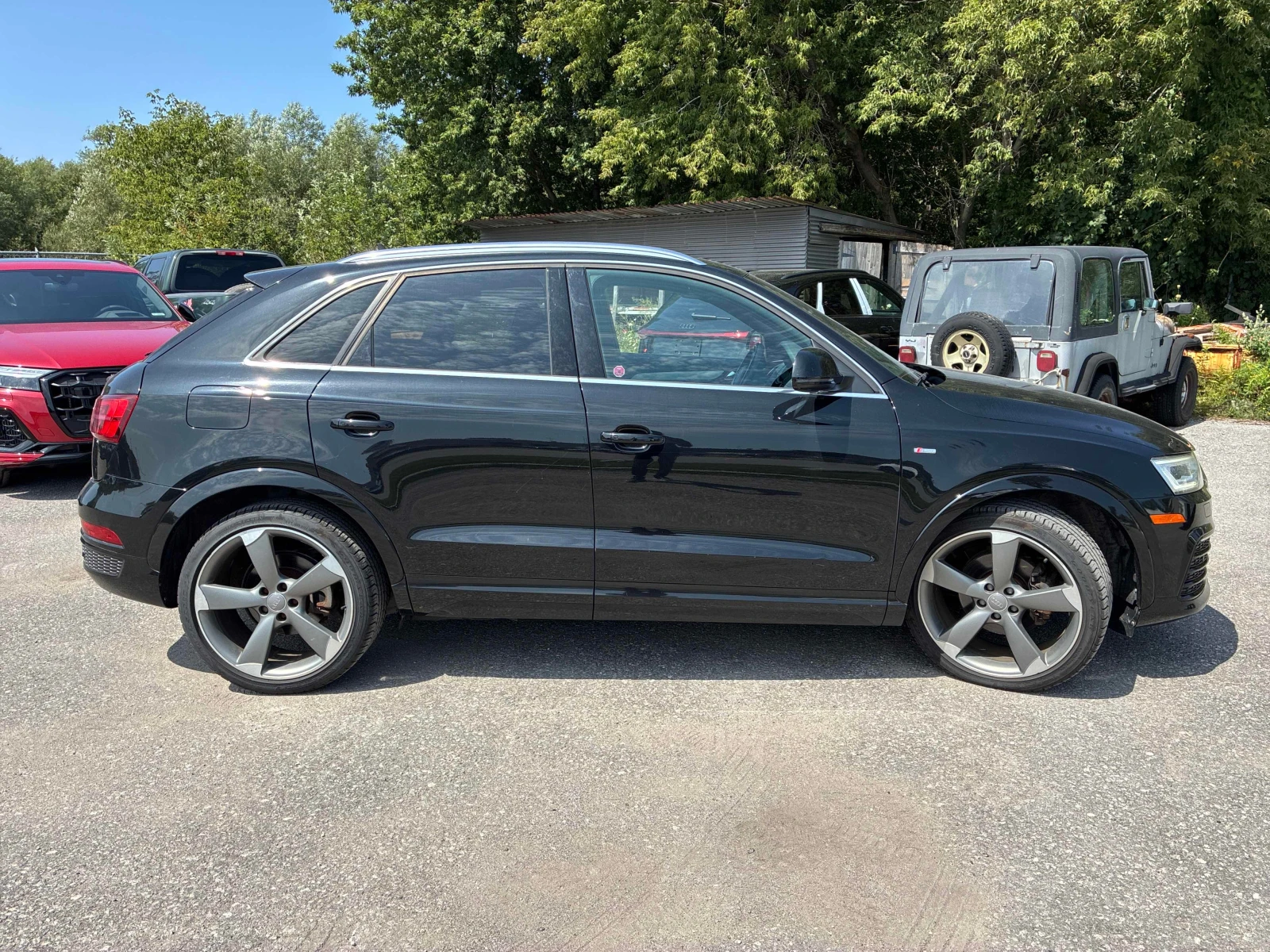 Audi Q3 Technik/CAMERA/BOSE/CARFAX/АВТОКРЕДИТ, снимка 3 - Автомобили и джипове - 55830910