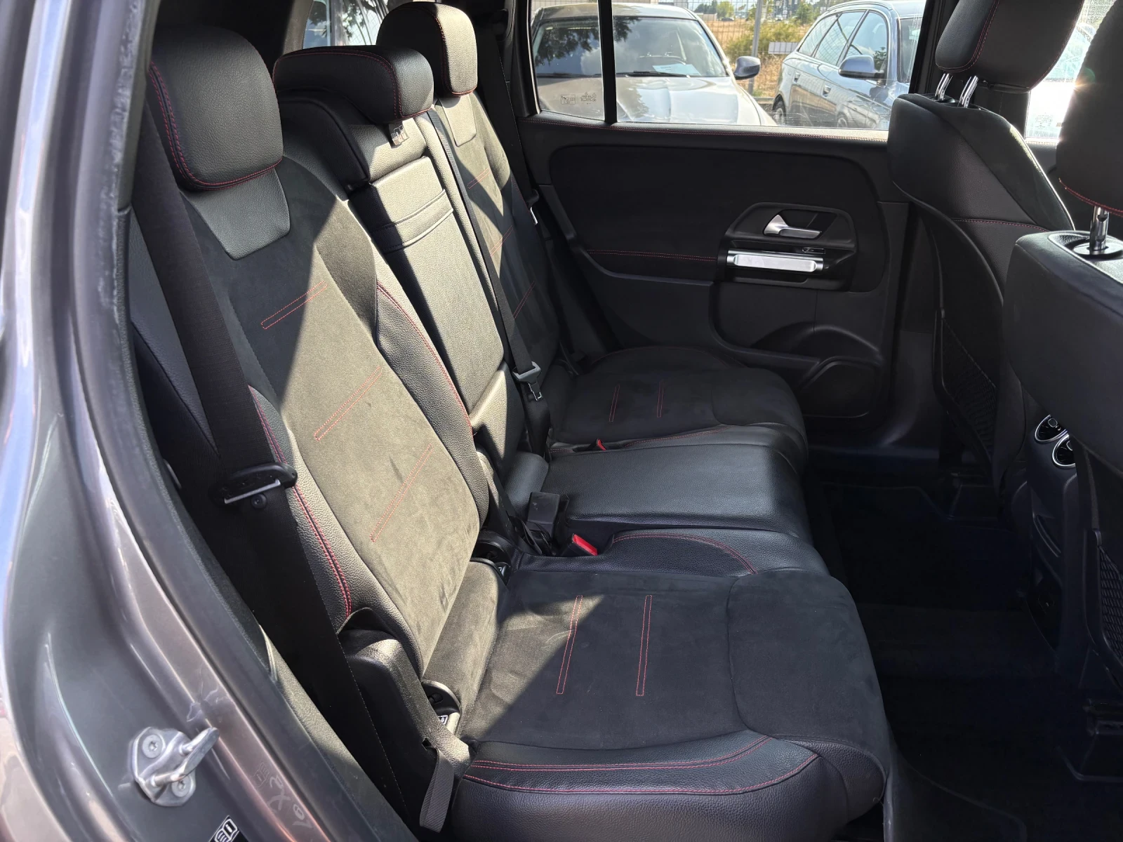 Mercedes-Benz GLB 200 2.0 D AMG, снимка 15 - Автомобили и джипове - 56171671