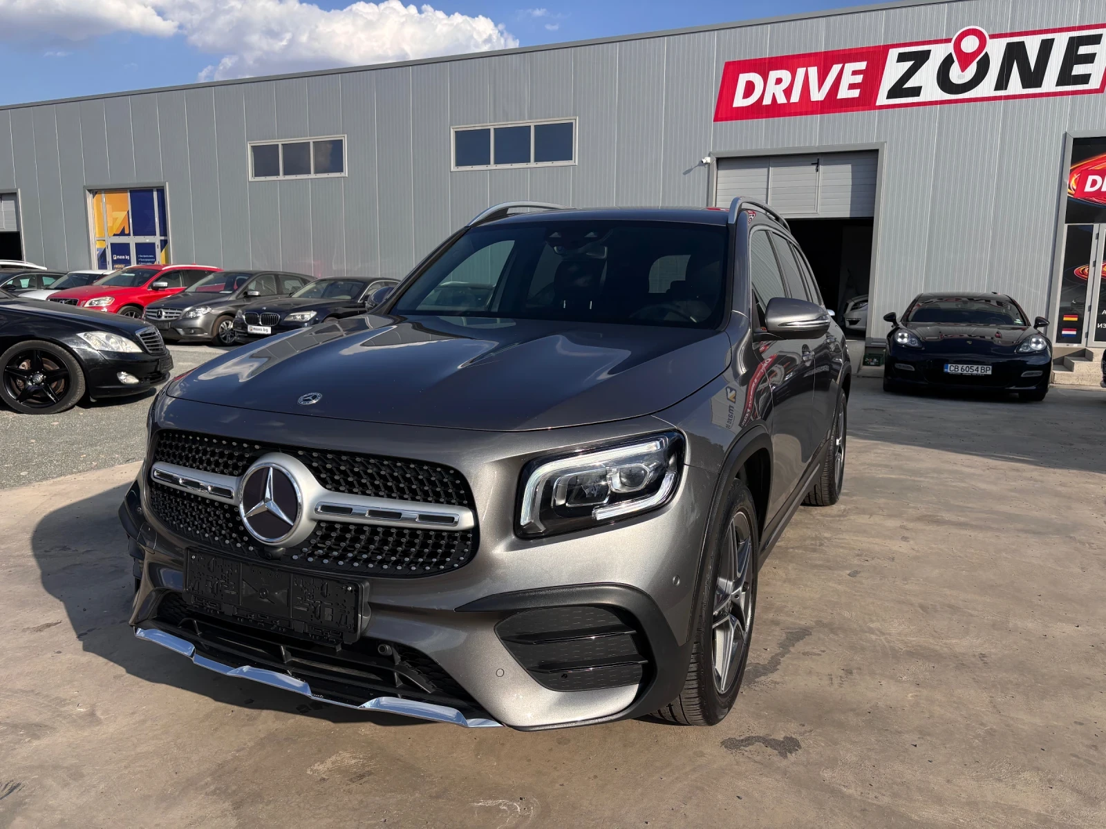 Mercedes-Benz GLB 200 2.0 D AMG, снимка 3 - Автомобили и джипове - 56171671
