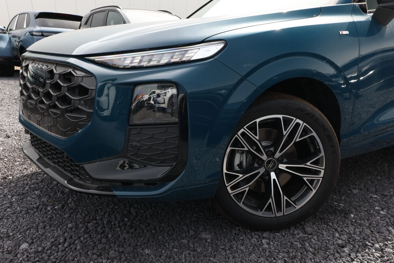 Audi Q3 Sportback quattro 2xS line Tech+ , 265hp | Mobile.bg � ����������� 3