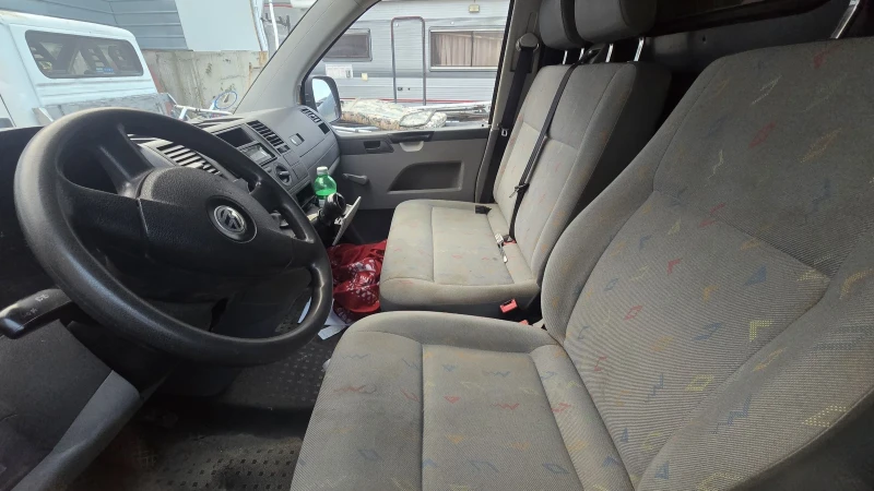 VW Transporter T5 2008г 1.9 TDI 105 к.с без ръжда, снимка 5 - Бусове и автобуси - 52753105