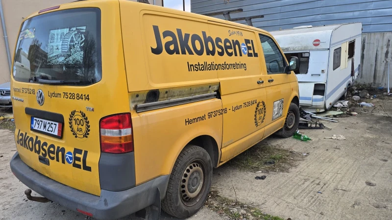 VW Transporter T5 2008г 1.9 TDI 105 к.с без ръжда, снимка 4 - Бусове и автобуси - 52753105