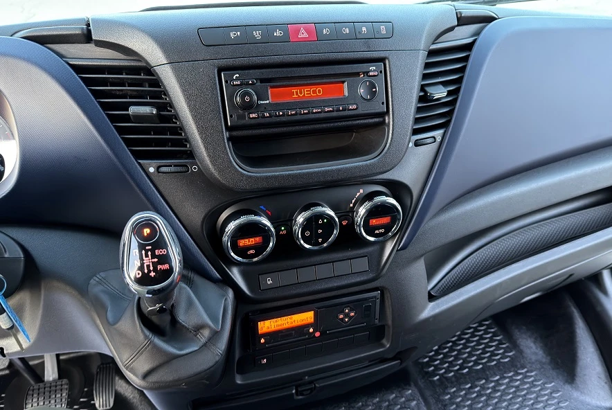 Iveco Daily 50C18* HI-MATIC* КЛИМА* ДВ.ПАКЕТ РЕСОРИ* 3.5т N1, снимка 11 - Бусове и автобуси - 53714268