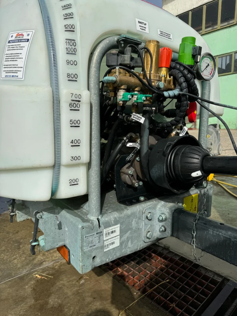 Пръскачка Agromehanika AGP 2000 PRO, снимка 4 - Селскостопанска техника - 52556038