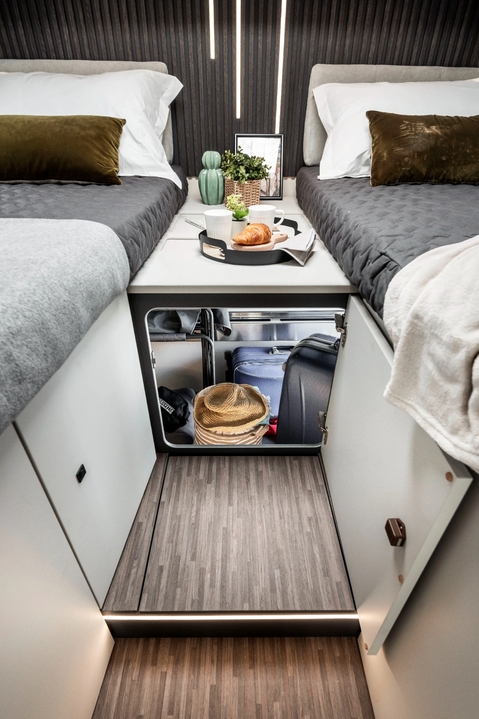 Кемпер Mobilvetta KEA i86 180к.с. АТ8 2026 , снимка 11 - Каравани и кемпери - 53745782