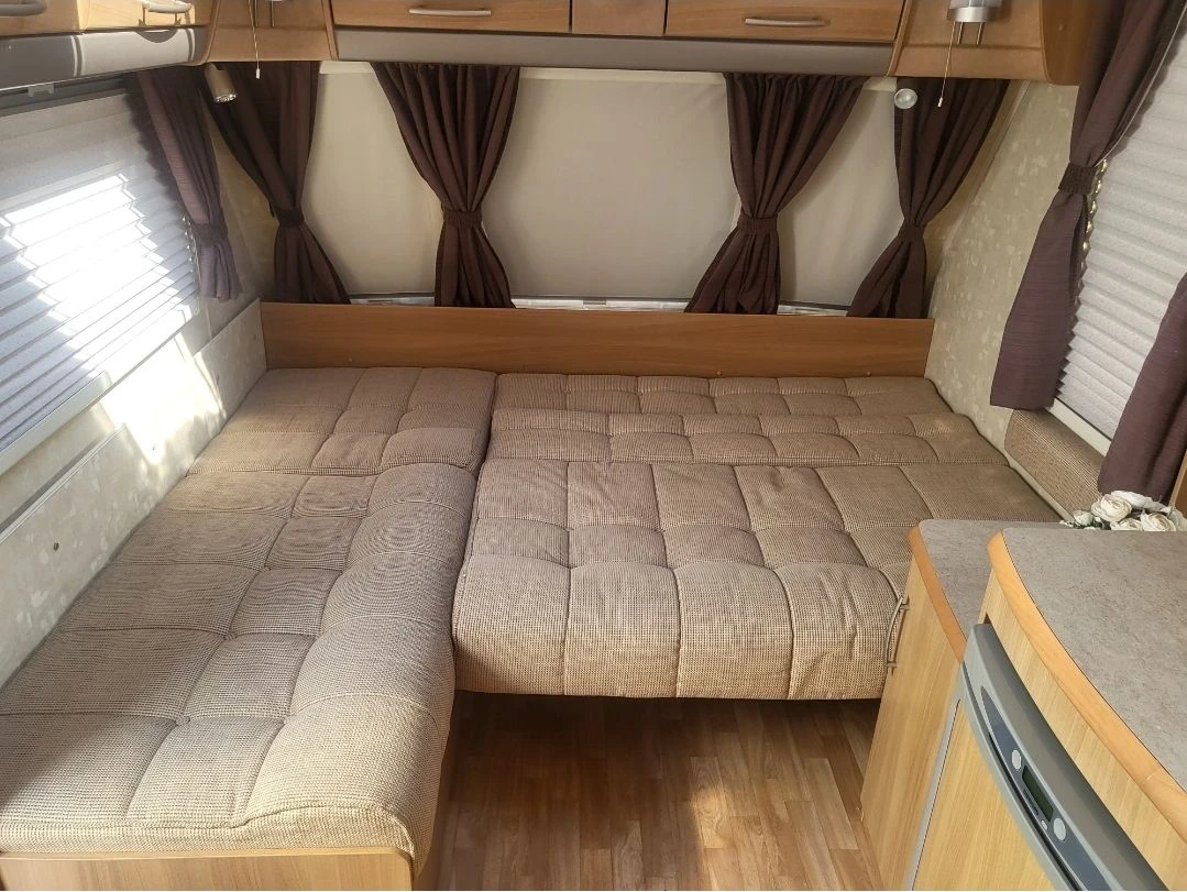 Каравана Swift Conqueror, снимка 8 - Каравани и кемпери - 55726936