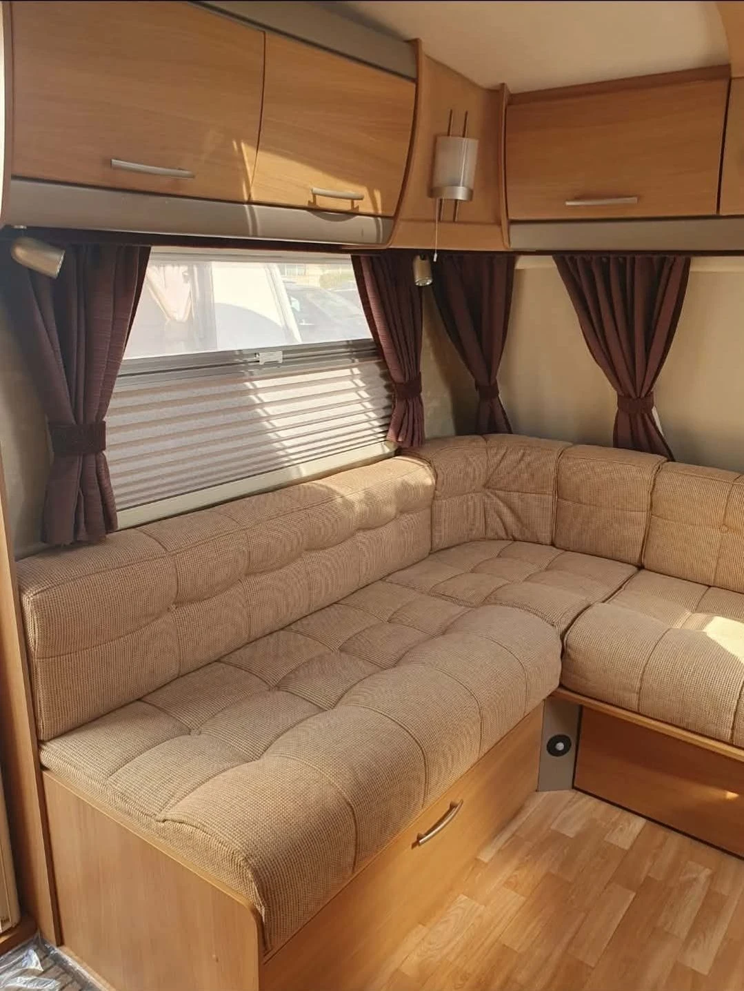 Каравана Swift Conqueror, снимка 6 - Каравани и кемпери - 55726936