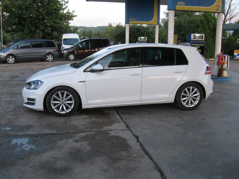 VW Golf lim. lounge BMT, снимка 3 - Автомобили и джипове - 46448764