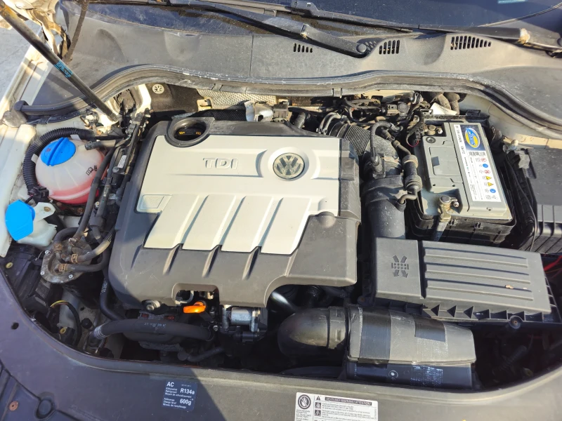 VW Passat, снимка 16 - Автомобили и джипове - 47902882