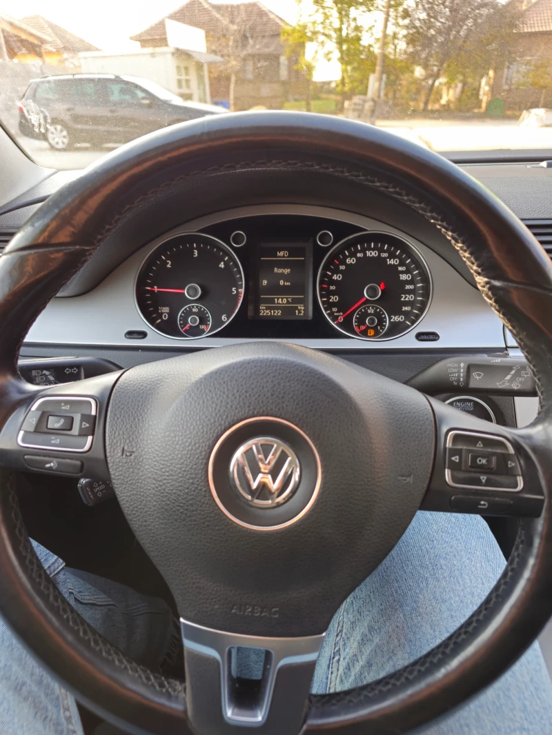 VW Passat, снимка 14 - Автомобили и джипове - 47902882