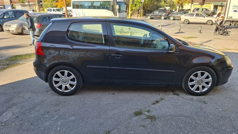 VW Golf 1.6 FSI-174500км.-РЕАЛНИ!!!, снимка 5 - Автомобили и джипове - 52068430