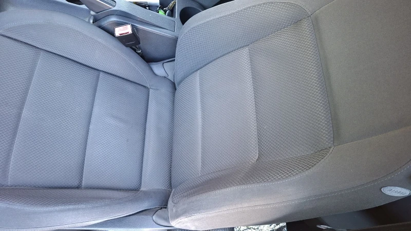 VW Golf 1.6 FSI-174500км.-РЕАЛНИ!!!, снимка 8 - Автомобили и джипове - 52068430