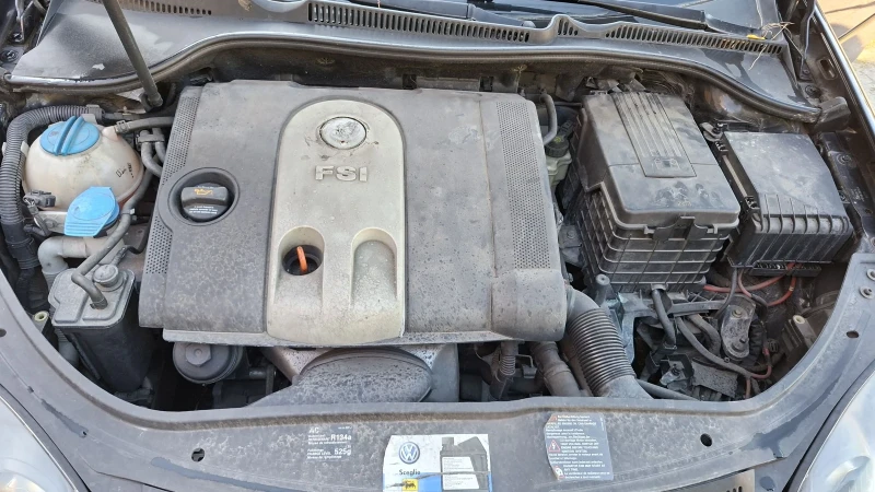 VW Golf 1.6 FSI-174500км.-РЕАЛНИ!!!, снимка 13 - Автомобили и джипове - 52068430