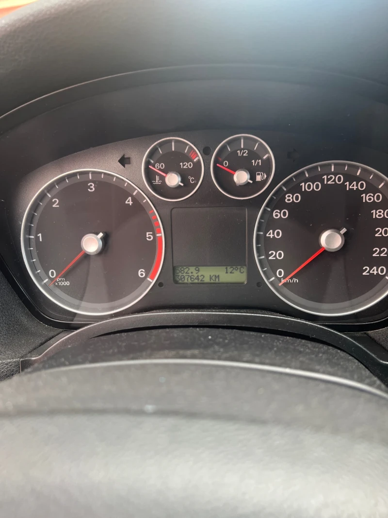 Ford Focus, снимка 8 - Автомобили и джипове - 52630835