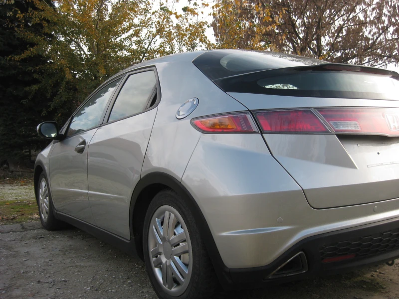 Honda Civic 1.8, снимка 4 - Автомобили и джипове - 52619558