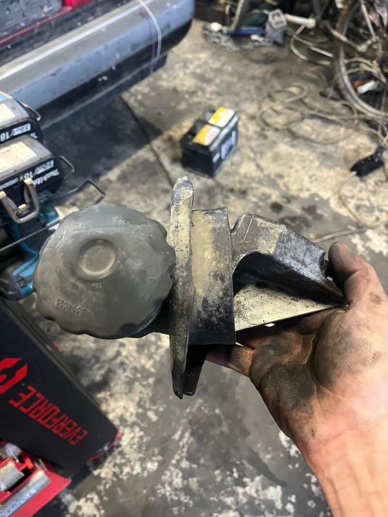 Audi 100 2.6, снимка 10 - Автомобили и джипове - 52833555