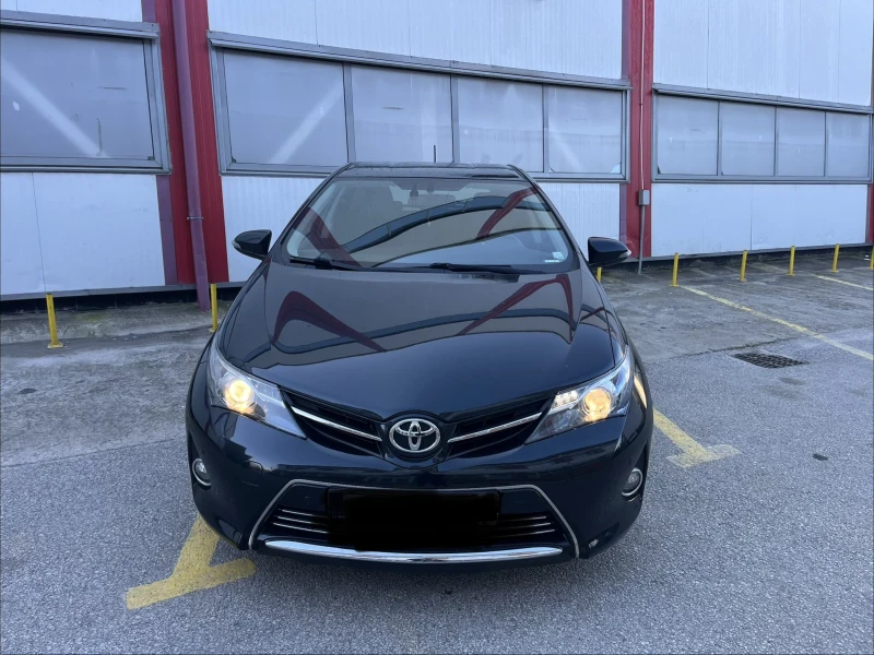 Toyota Auris 1.6, снимка 2 - Автомобили и джипове - 52928675