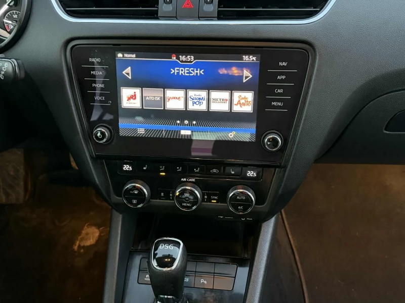 Skoda Octavia 2.0Tdi FULL LED, снимка 14 - Автомобили и джипове - 53032547