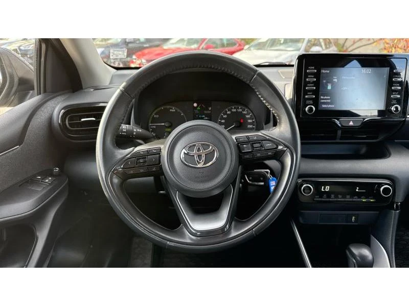 Toyota Yaris 1.5 HSD FANCY PLUS CVT, снимка 9 - Автомобили и джипове - 48012586