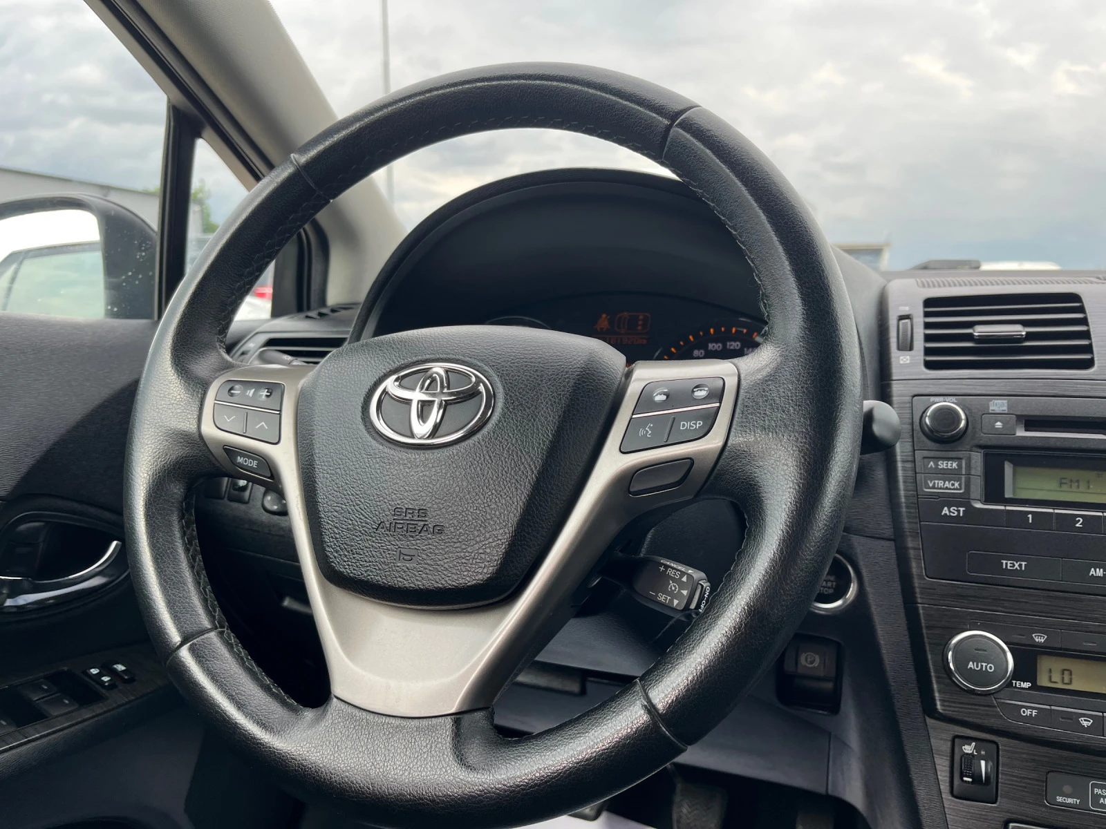 Toyota Avensis 1.8 143k.c бензин, подгрев, старт стоп | Mobile.bg — изображение 13