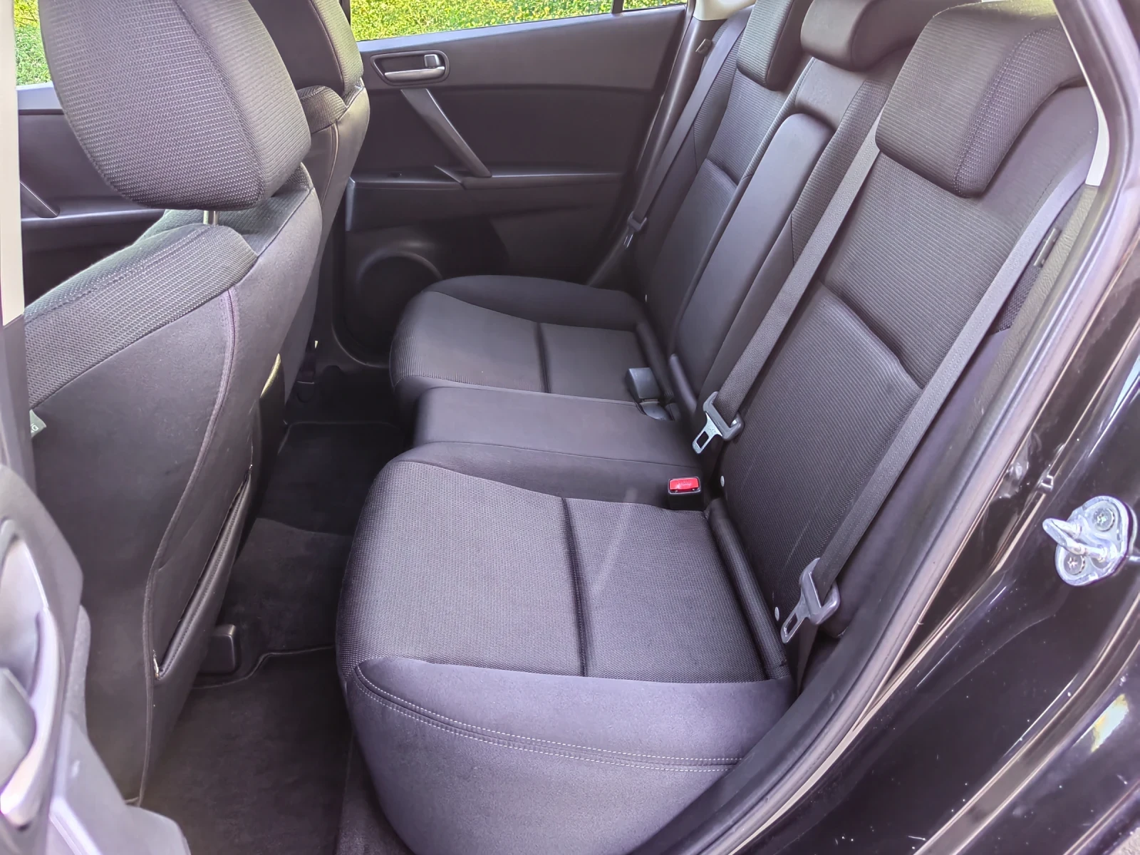 Mazda 3 2.0i | Mobile.bg   11