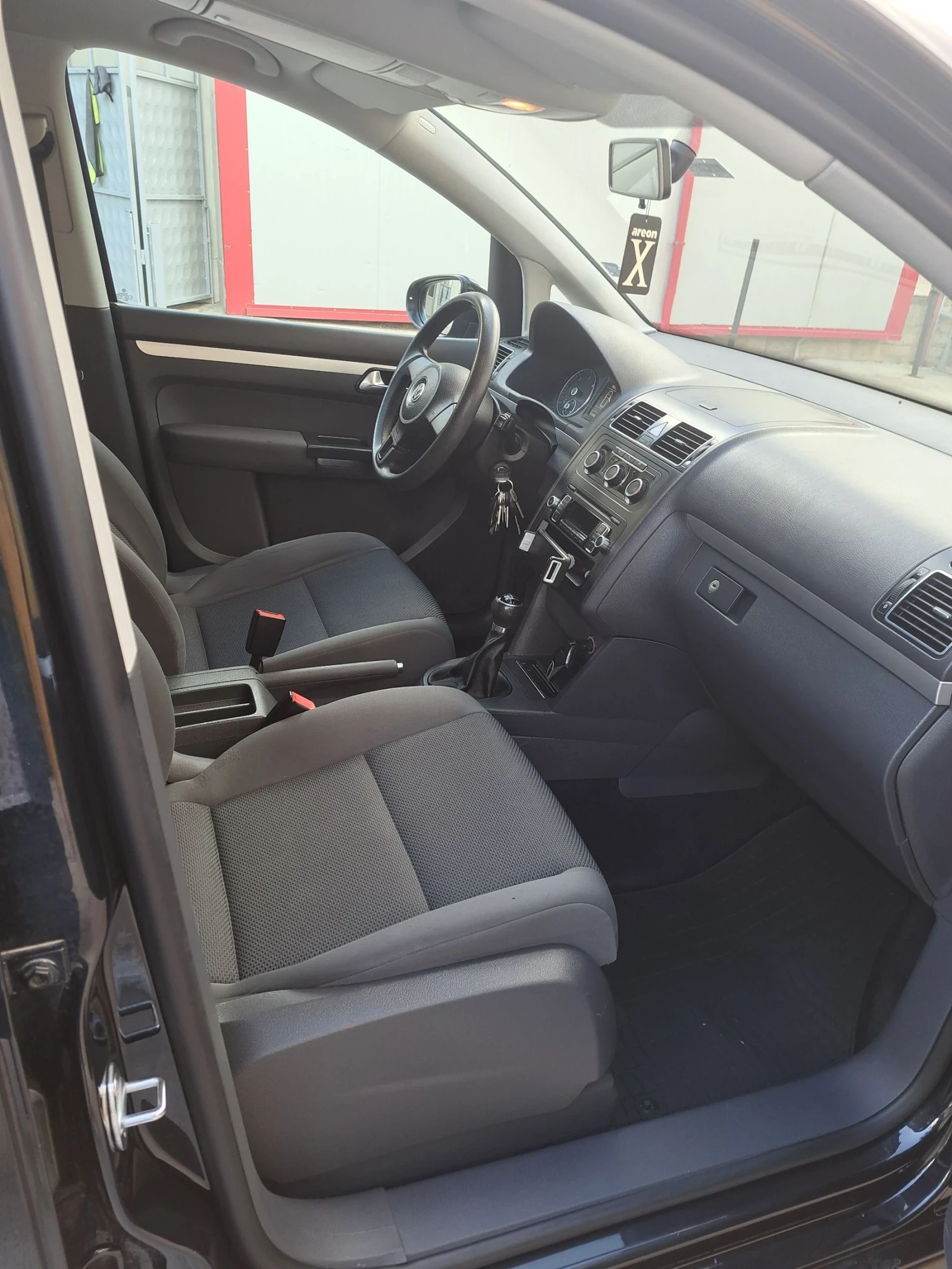 VW Touran  - изображение 7