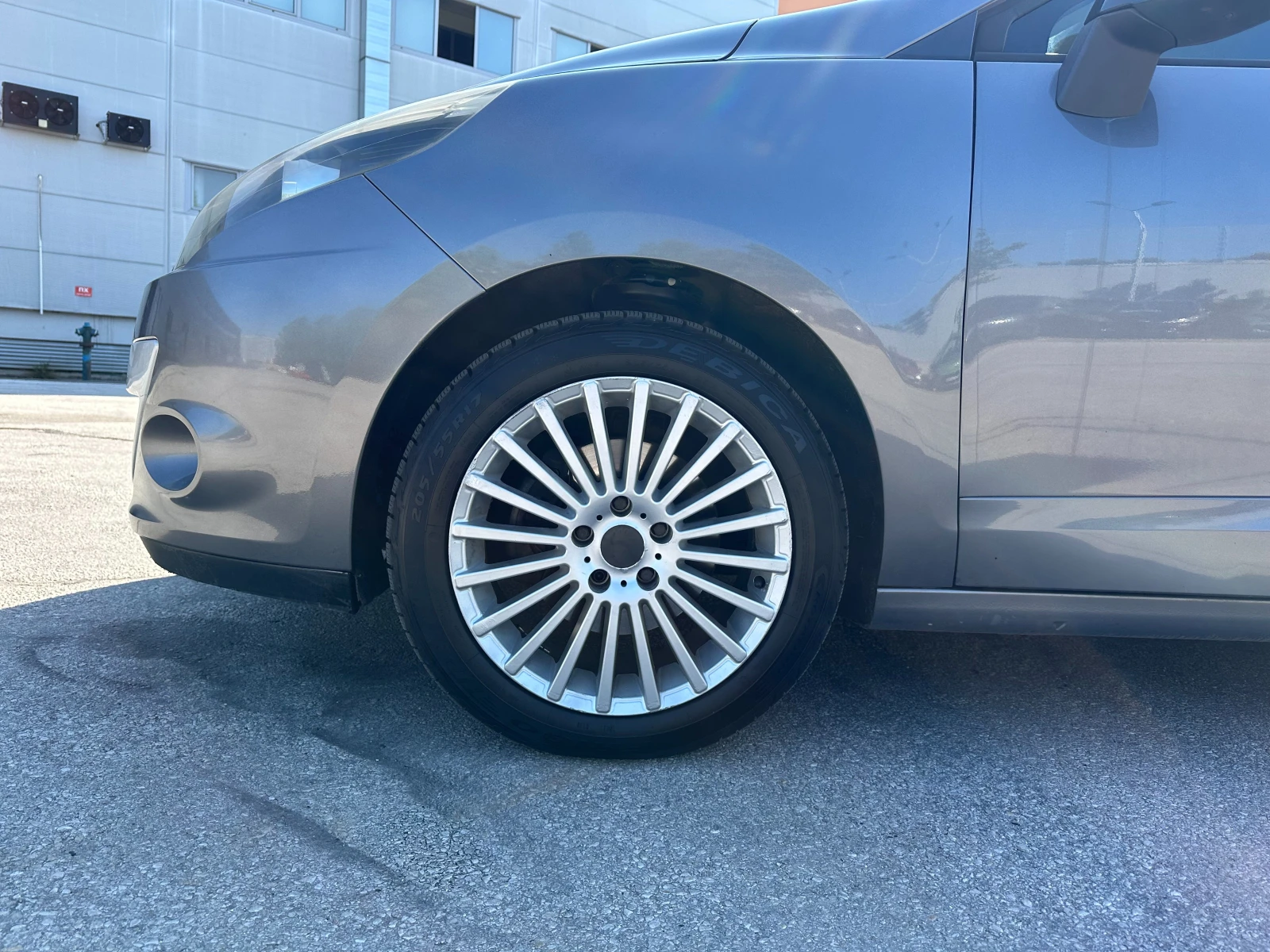 Renault Scenic 1.5d 110 к.с. - изображение 8