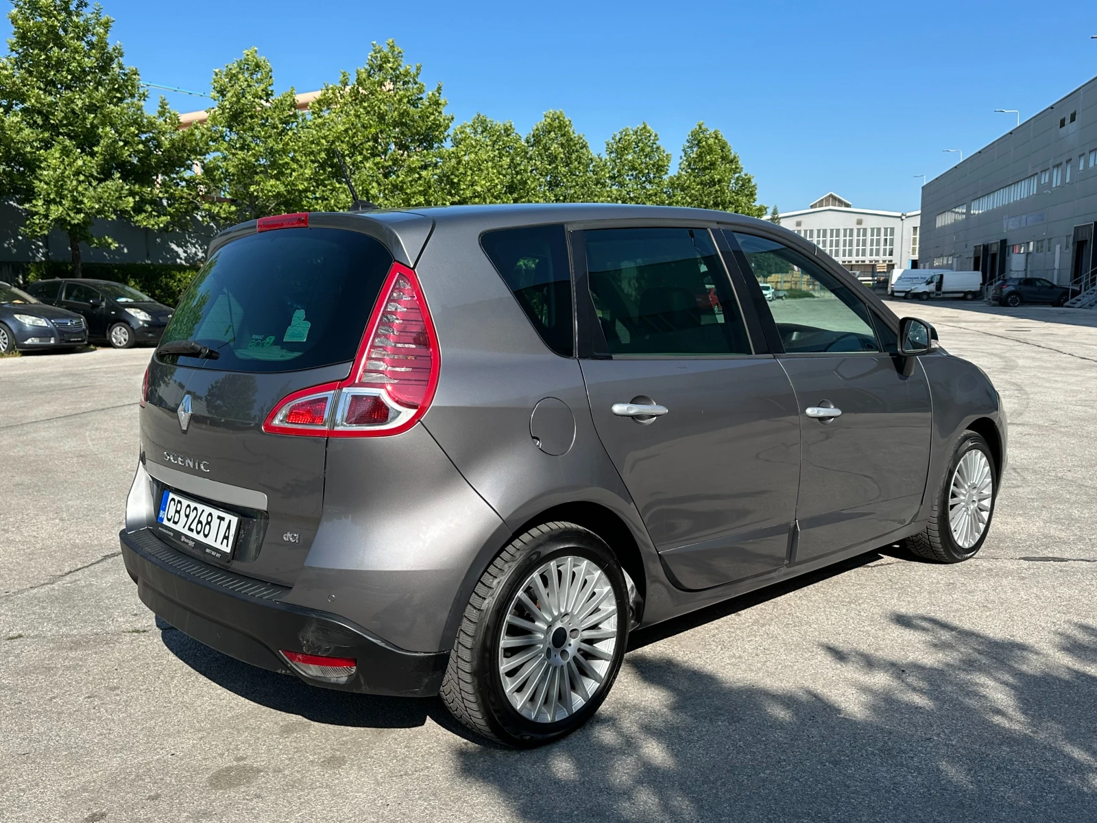 Renault Scenic 1.5d 110 к.с. - изображение 4