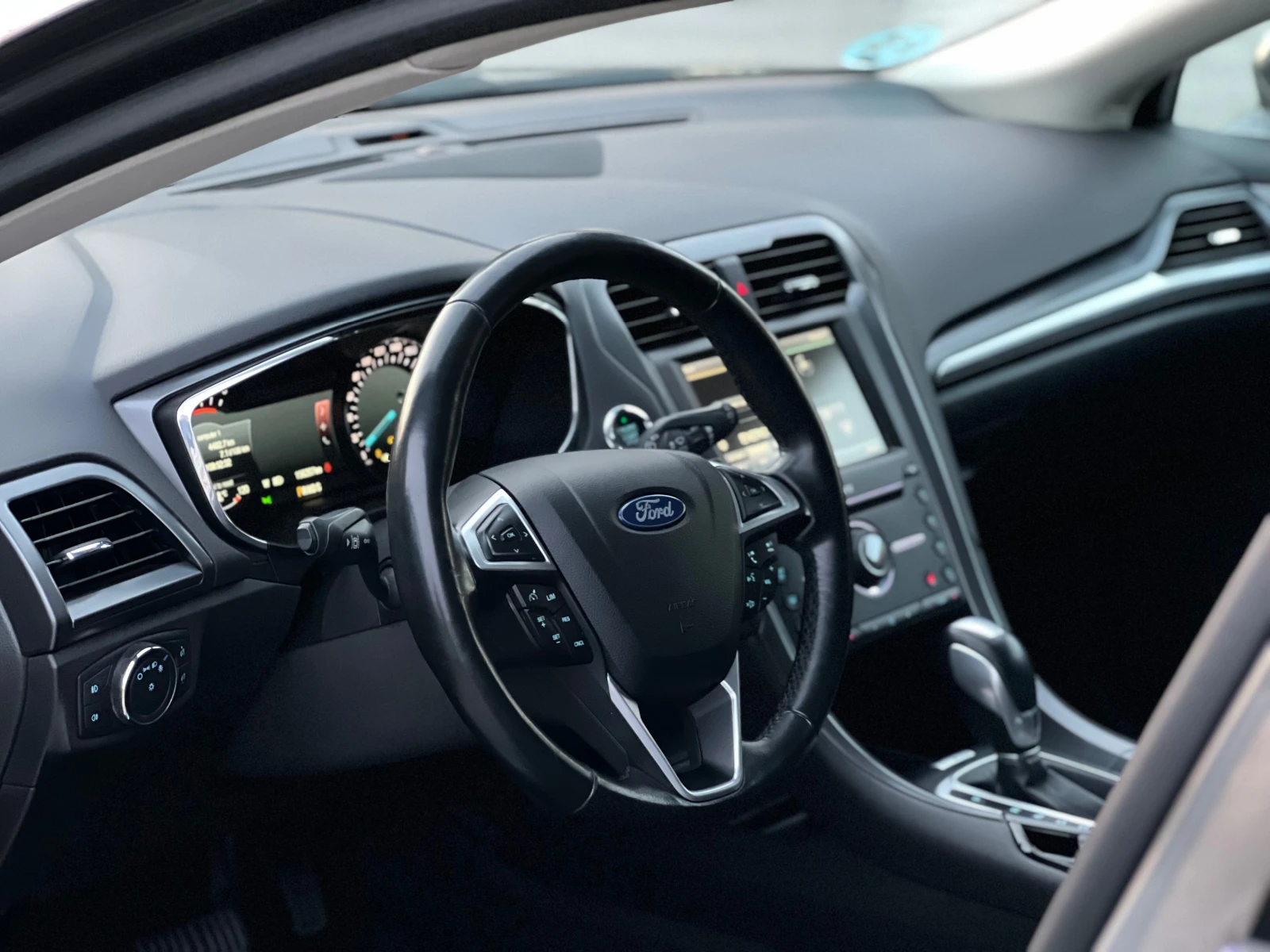 Ford Mondeo 2.0 TDCI Titanium - изображение 9