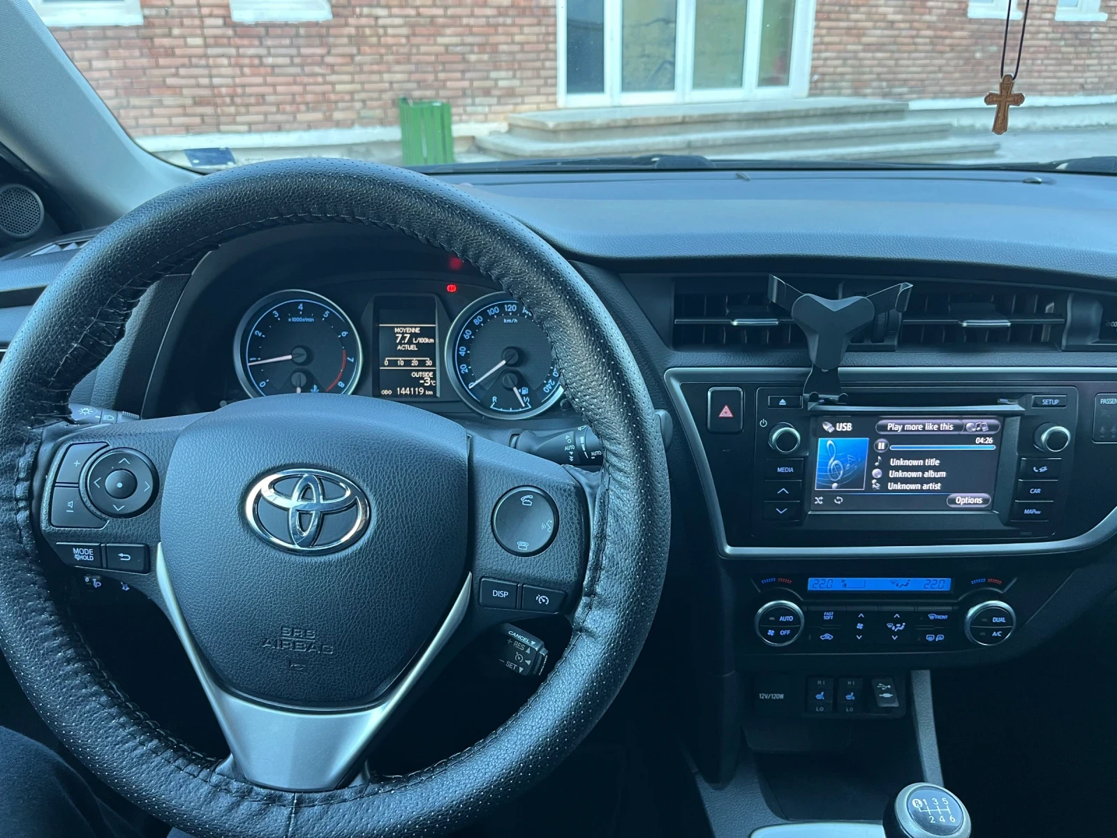 Toyota Auris 1.6 | Mobile.bg � ����������� 10