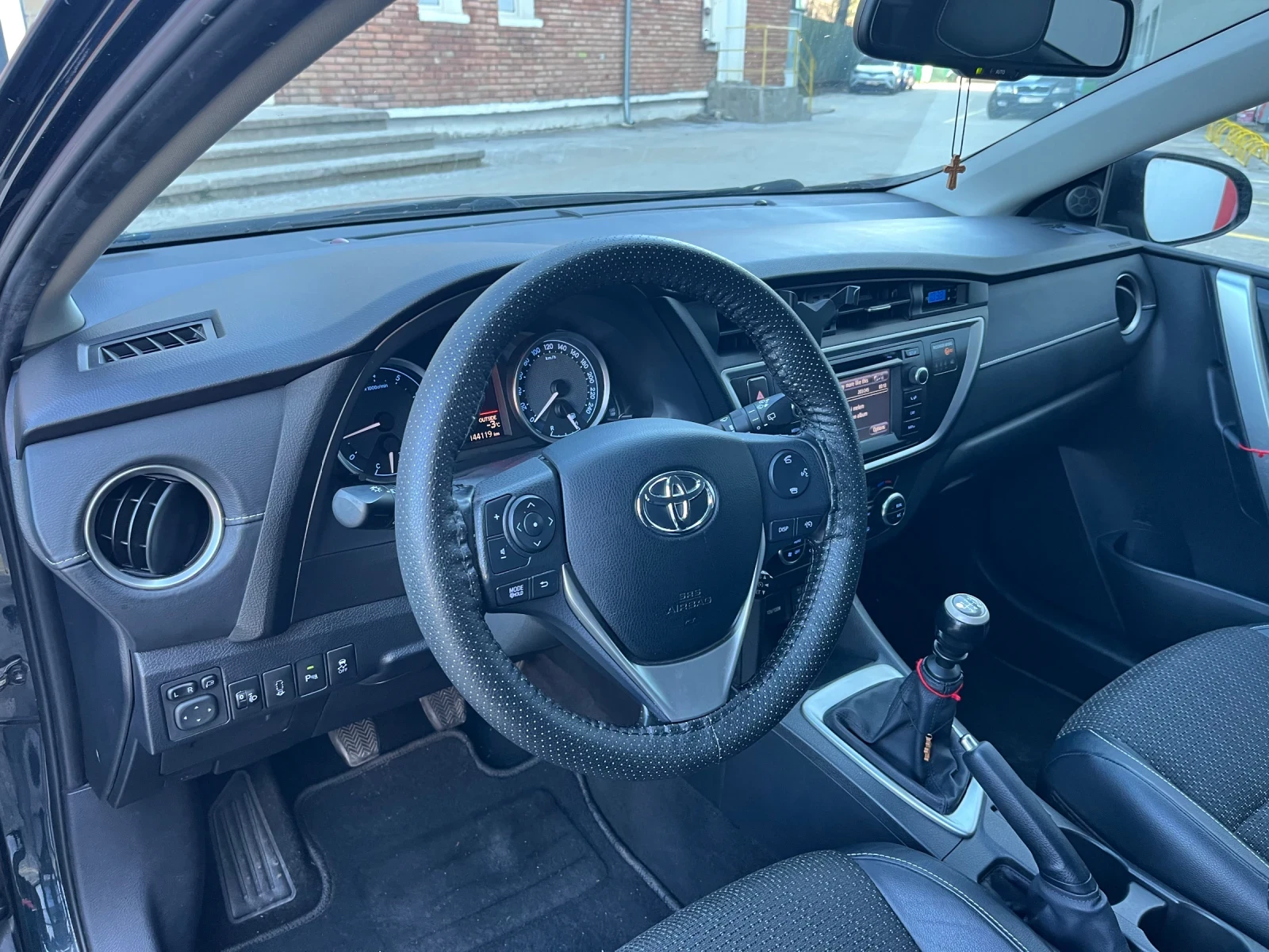 Toyota Auris 1.6 | Mobile.bg � ����������� 9