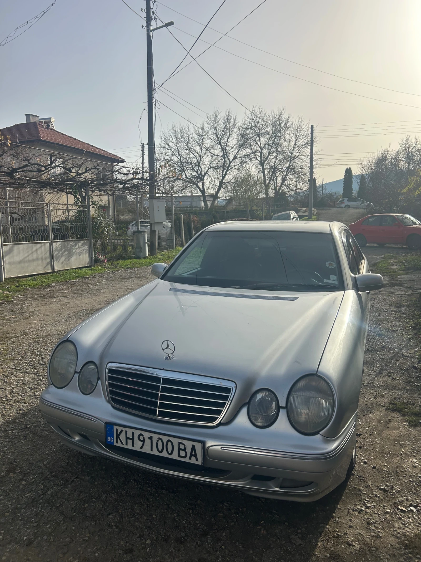 Mercedes-Benz E 200  - изображение 2