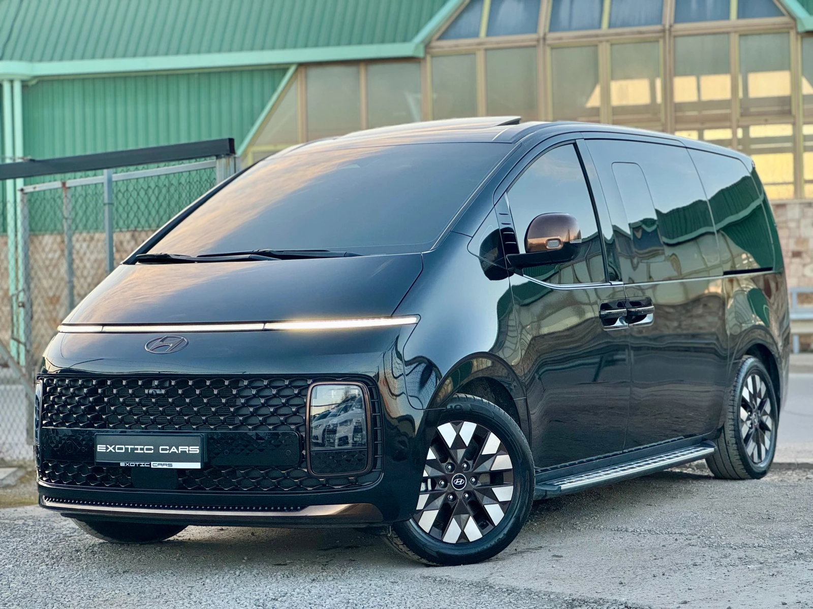 Hyundai Staria 3.5 V6 LPi Lounge 9 Inspiration  | Mobile.bg � ����������� 3