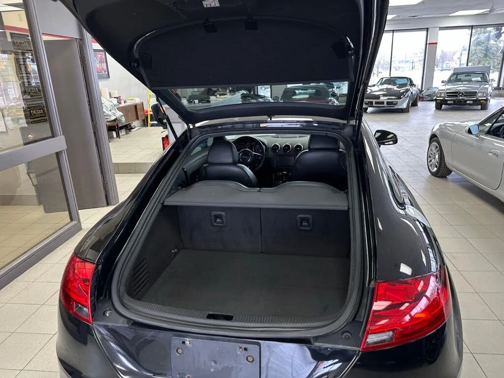 Audi Tt 2.0T* quattro* AвтоКредит * (ЦЕНА ДО БГ), снимка 9 - Автомобили и джипове - 54003563